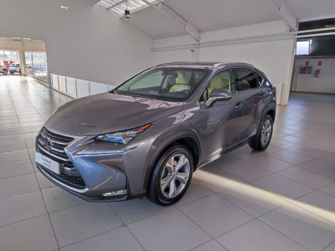 Lexus NX 2.5 300h Luxury 4WD Lexus NX 2.5 300h Luxury 4WD
