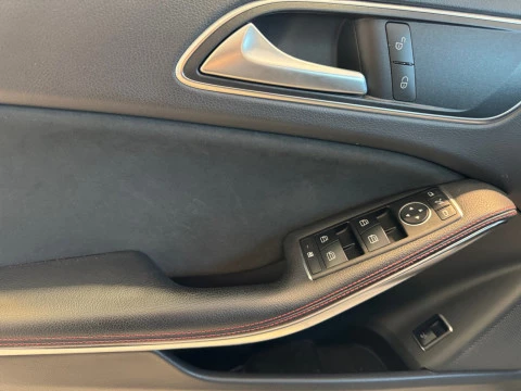 Mercedes-Benz GLA GLA 220 D 4MATIC AMG LINE