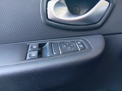 Renault Clio Limited 1.2 16v 55kW (75CV)