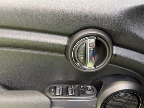 MINI Cooper 100 kW (136 CV)