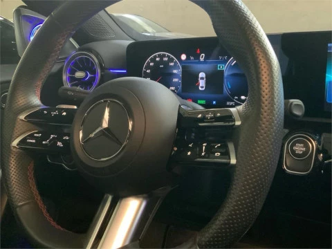 Mercedes-Benz Clase A 250 e Sedán