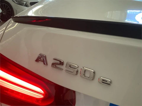 Mercedes-Benz Clase A 250 e Sedán