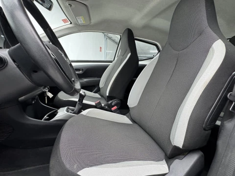 Toyota Aygo 1.0 70 x-play