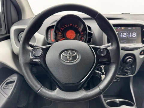 Toyota Aygo 1.0 70 x-play