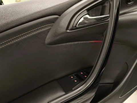 Opel Cabrio 1.4 Turbo SANDS Excellence 103 kW (140 CV)