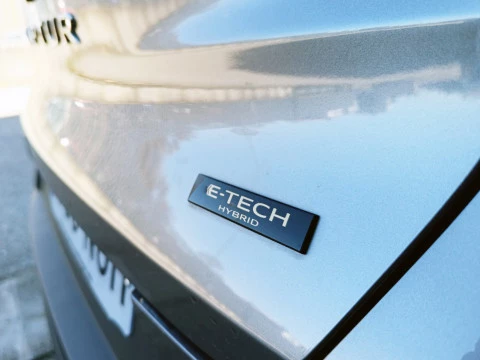 Renault Captur RENAULT CAPTUR TECHNO FULL HYBRID E-TECH 105KW