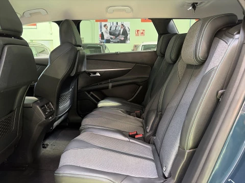 Peugeot 5008 PureTech 130 SANDS Allure Pack EAT8 96 kW (130 CV)