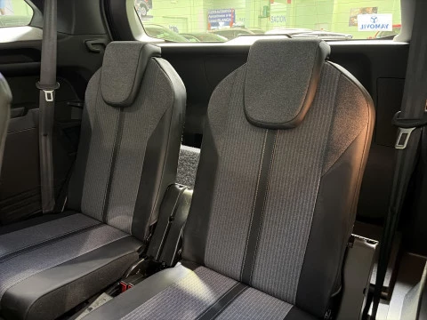 Peugeot 5008 PureTech 130 SANDS Allure Pack EAT8 96 kW (130 CV)