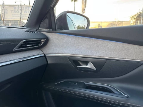 Peugeot 3008 Hybrid 300 e-EAT8 GT