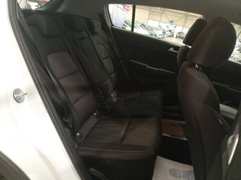 Kia Sportage 1.6 CRDi MHEV 100kW (136CV) Business 4x4