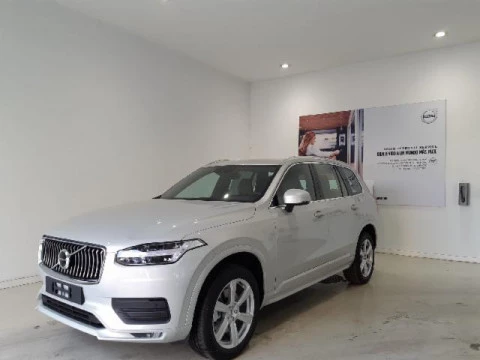 Volvo XC90 2.0 B5 D AWD Momentum Auto Volvo XC90 2.0 B5 D AWD Momentum Auto