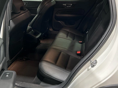 Volvo V60 Cross Country 2.0 D4 AUTO PRO AWD 190 5P