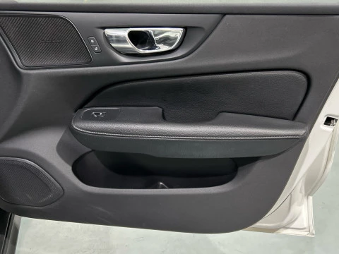 Volvo V60 Cross Country 2.0 D4 AUTO PRO AWD 190 5P