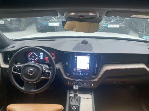 Volvo XC60 2.0 D4 INSCRIPTION AUTO 5P