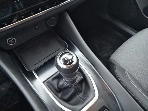 Nissan Qashqai DIG-T 103kW (140CV) mHEV 4x2 Visia