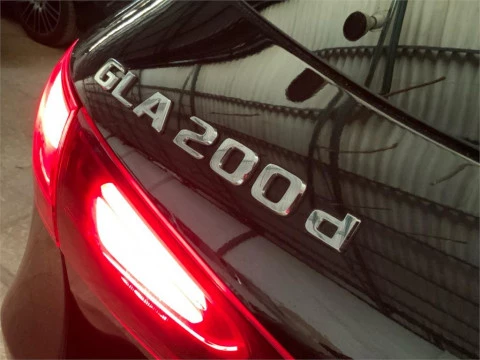 Mercedes-Benz GLA 200 D