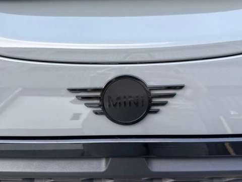 MINI Cooper John  Works 170 kW (231 CV)
