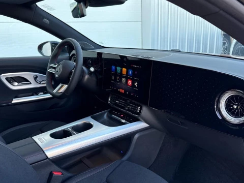 Mercedes-Benz CLA  180 con tecnologia hibrida