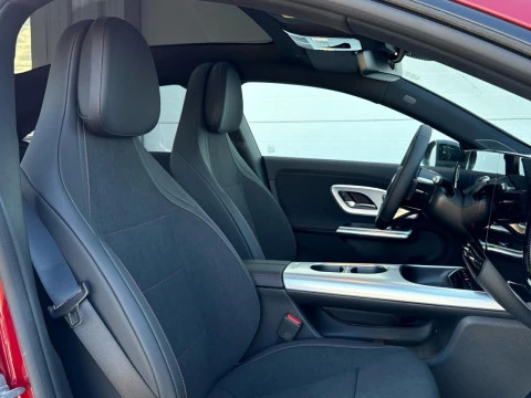 Mercedes-Benz CLA  180 con tecnologia hibrida