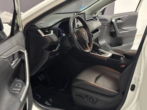 Toyota Rav4 2.5l 220H Advance