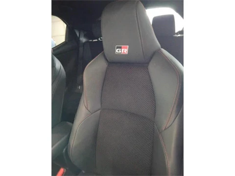 Toyota Yaris 5 Puertas GR SPORT 120H Automático (e-CVT)
