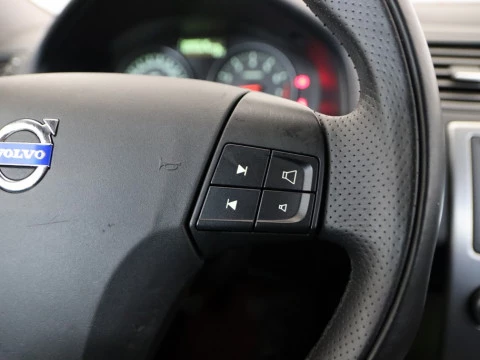 Volvo C30 2.0 KINETIC 3P