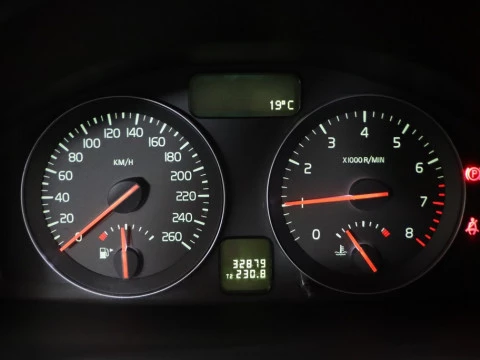 Volvo C30 2.0 KINETIC 3P