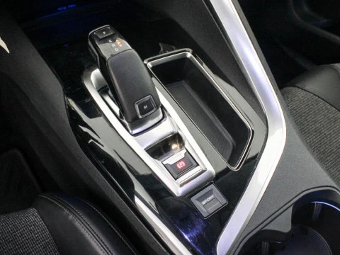 Peugeot 3008 1.5 BLUEHDI 96KW ALLURE AUTO S&S 130 5P