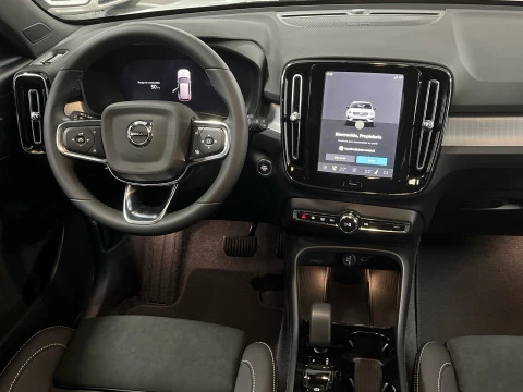 Volvo XC40 XC40 Black Edition Plus, B3 Mild hybrid, Gasolina