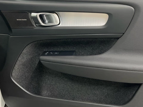 Volvo XC40 XC40 Black Edition Plus, B3 Mild hybrid, Gasolina