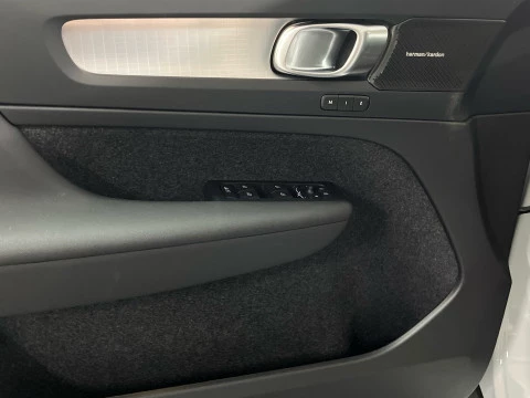 Volvo XC40 XC40 Black Edition Plus, B3 Mild hybrid, Gasolina