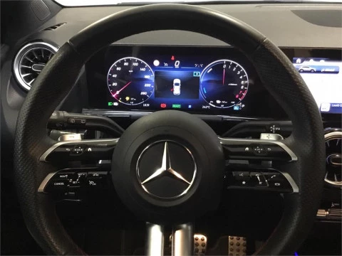 Mercedes-Benz GLA 250 e con tecnología híbrida EQ