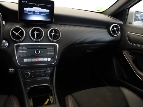 Mercedes-Benz A-CLASS CLASE A 180 AMG LINE 5P