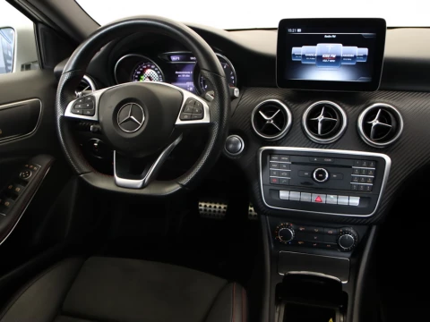 Mercedes-Benz A-CLASS CLASE A 180 AMG LINE 5P