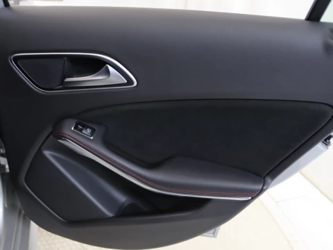 Mercedes-Benz A-CLASS CLASE A 180 AMG LINE 5P