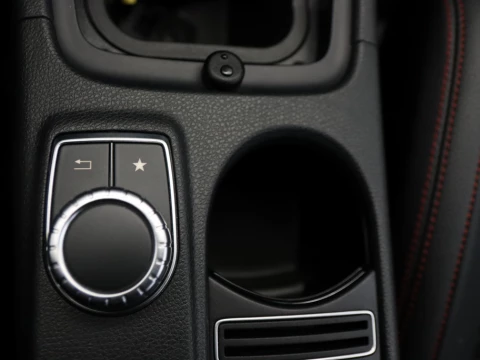 Mercedes-Benz A-CLASS CLASE A 180 AMG LINE 5P