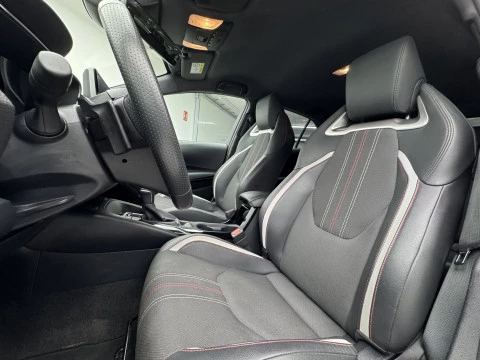 Toyota Corolla 2.0 180H GR-SPORT E-CVT