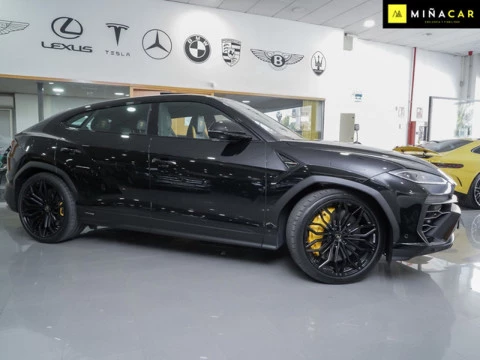 Lamborghini Urus 4.0 V8 PHEV SE