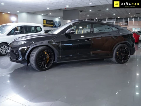 Lamborghini Urus 4.0 V8 PHEV SE