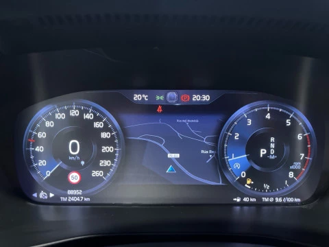 Volvo XC40 2.0 T4 R-Design Auto