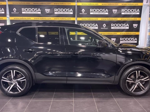 Volvo XC40 2.0 T4 R-Design Auto