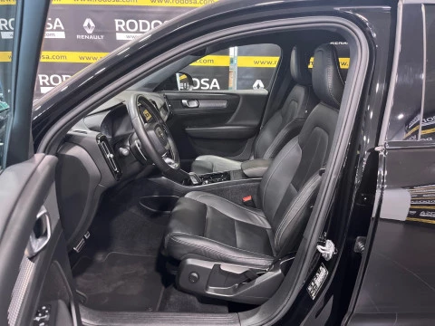 Volvo XC40 2.0 T4 R-Design Auto