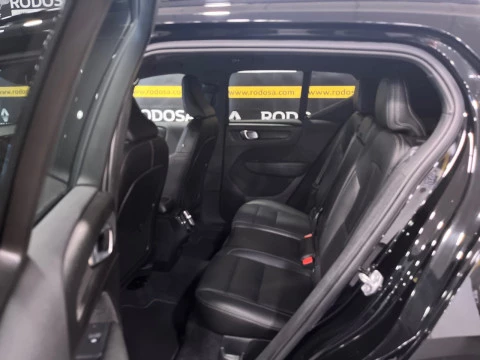 Volvo XC40 2.0 T4 R-Design Auto