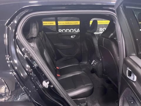 Volvo XC40 2.0 T4 R-Design Auto