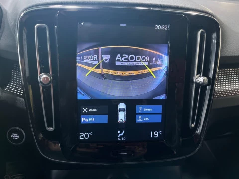 Volvo XC40 2.0 T4 R-Design Auto