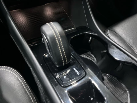 Volvo XC40 2.0 T4 R-Design Auto