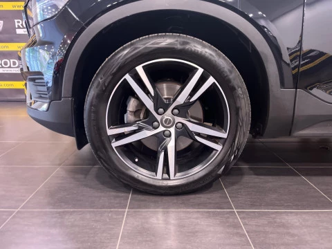 Volvo XC40 2.0 T4 R-Design Auto