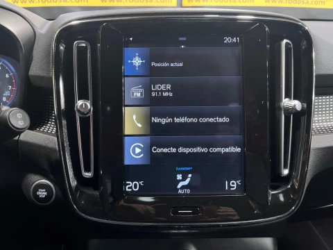 Volvo XC40 2.0 T4 R-Design Auto