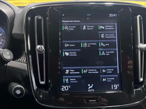 Volvo XC40 2.0 T4 R-Design Auto