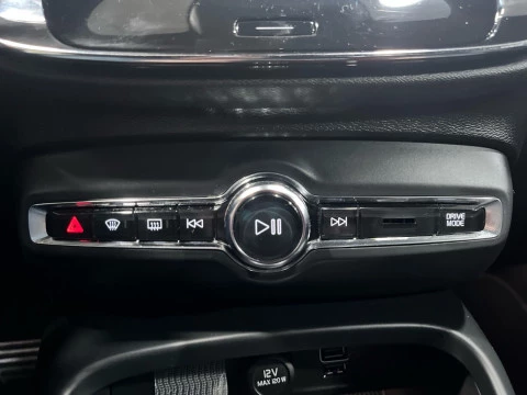 Volvo XC40 2.0 T4 R-Design Auto